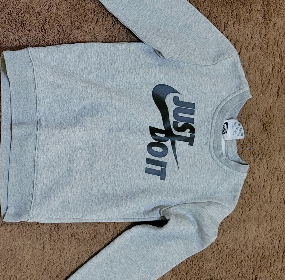 Kids gray nike crew neck sweatshirt